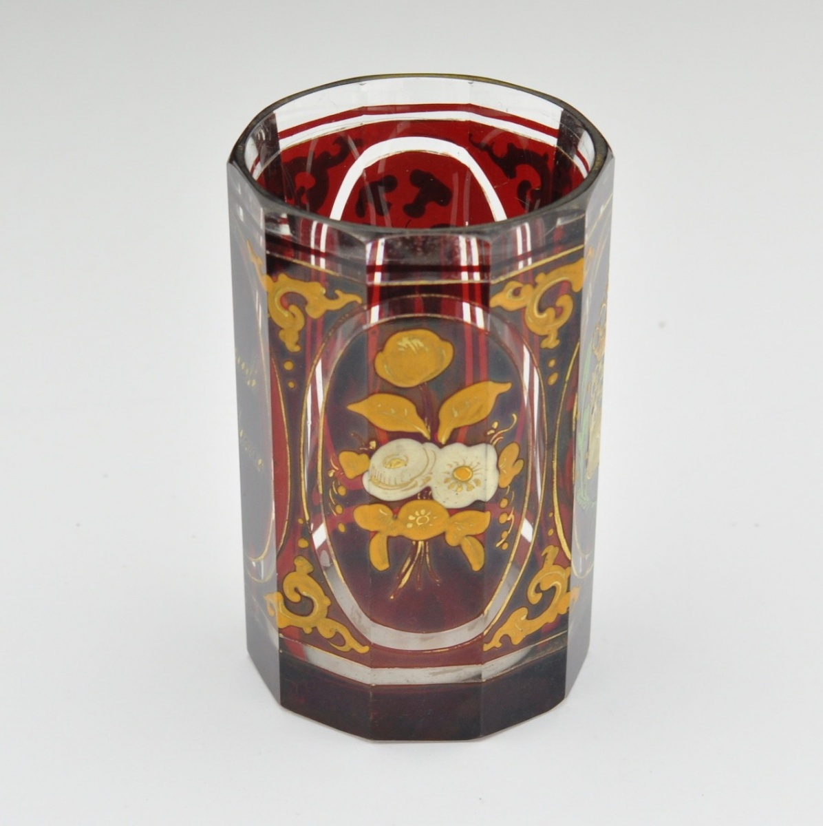 Antiikne klaas vapiga Antiikne klaas vapiga