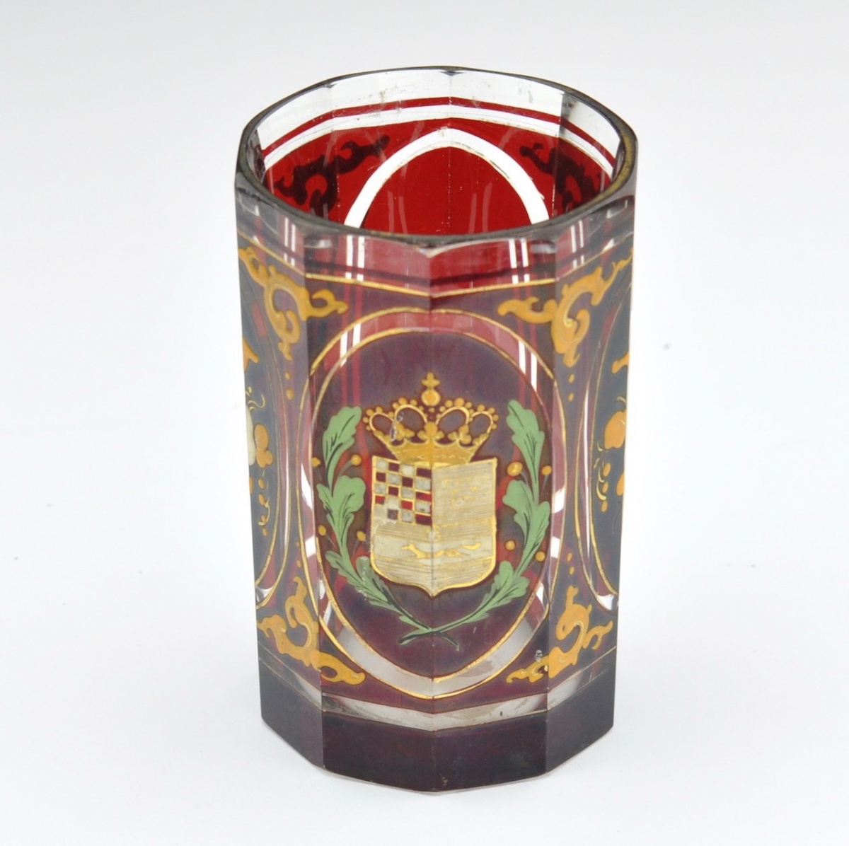 Antiikne klaas vapiga Antiikne klaas vapiga