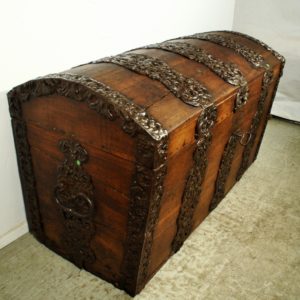 Baroque chest, 18 century NEW PRICE 1850.- !!!