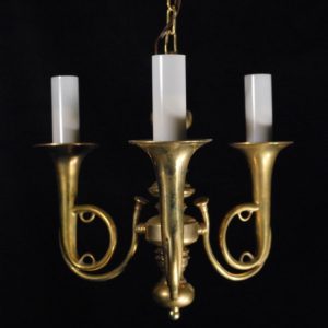 Lamp with hunting trumpets