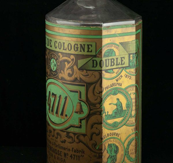 Antiikne suur reklaami parfüümi pudel , metall ja klaas Riia-Riga