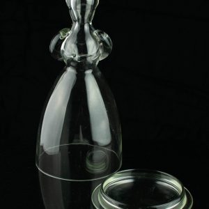 Klaasist veini karahvin, Neman Venemaa