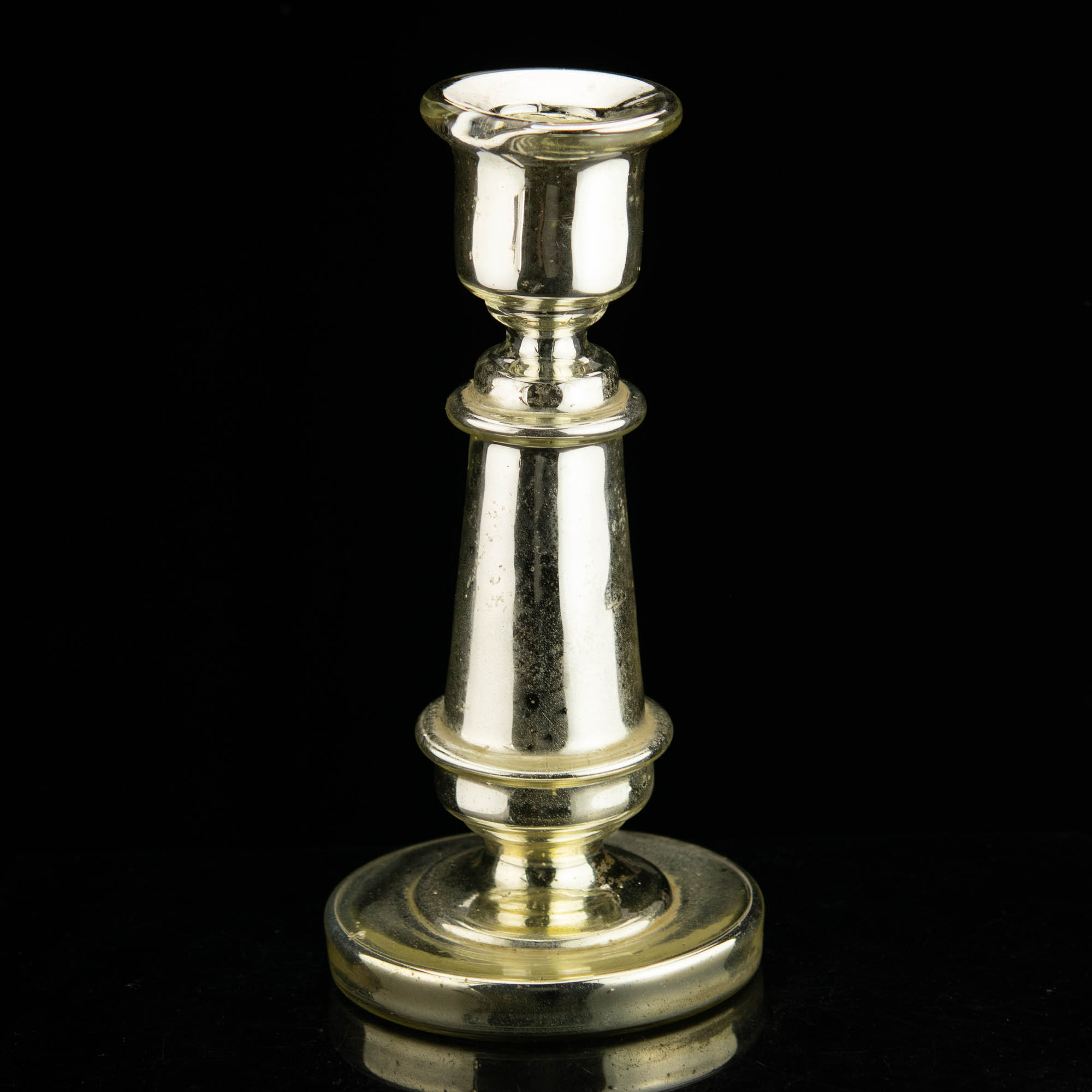 Antiikne hõbedane klaasist küünlajalg Antiikne hõbedane klaasist küünlajalg