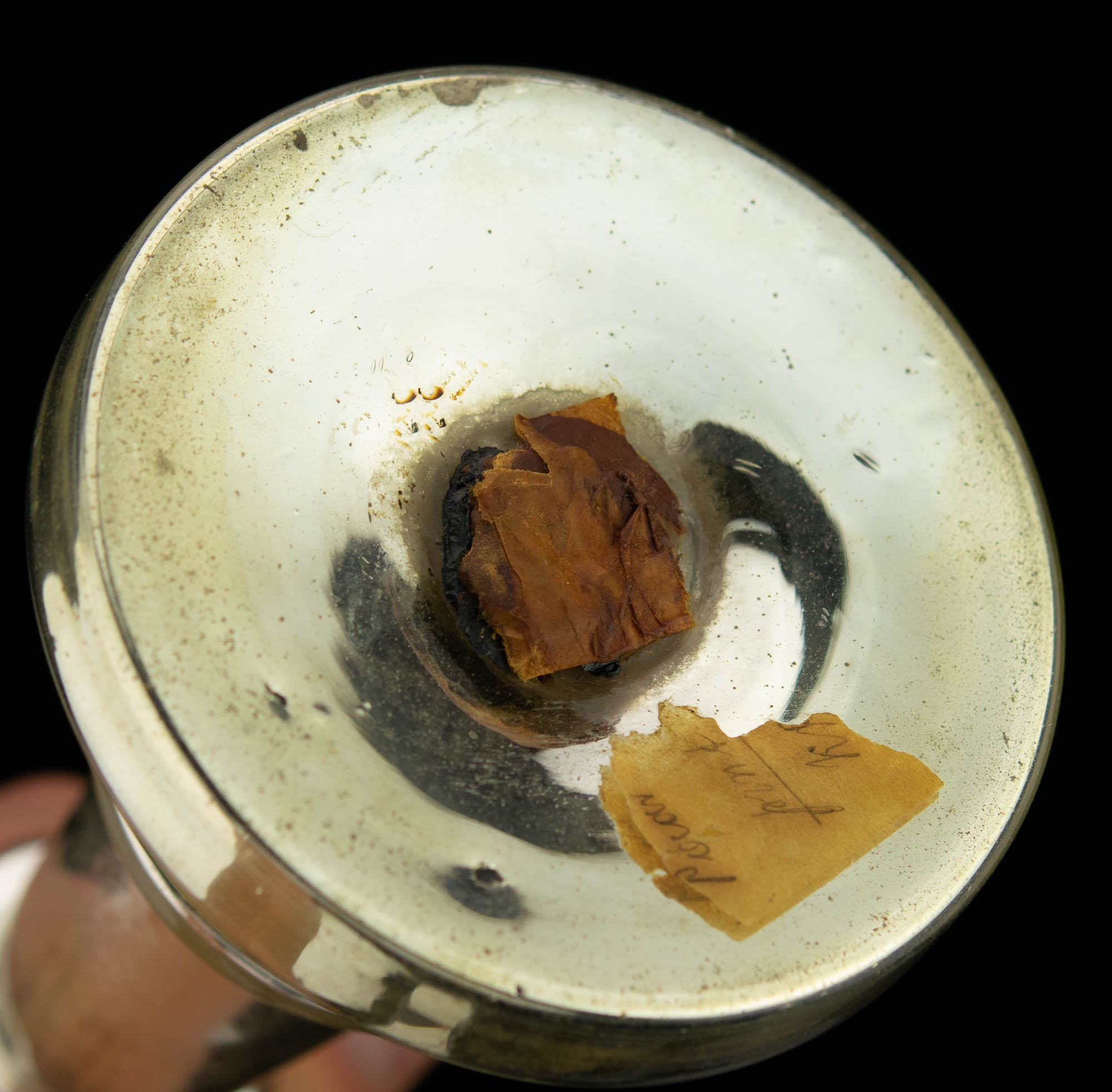 Antiikne hõbedane klaasist küünlajalg Antiikne hõbedane klaasist küünlajalg