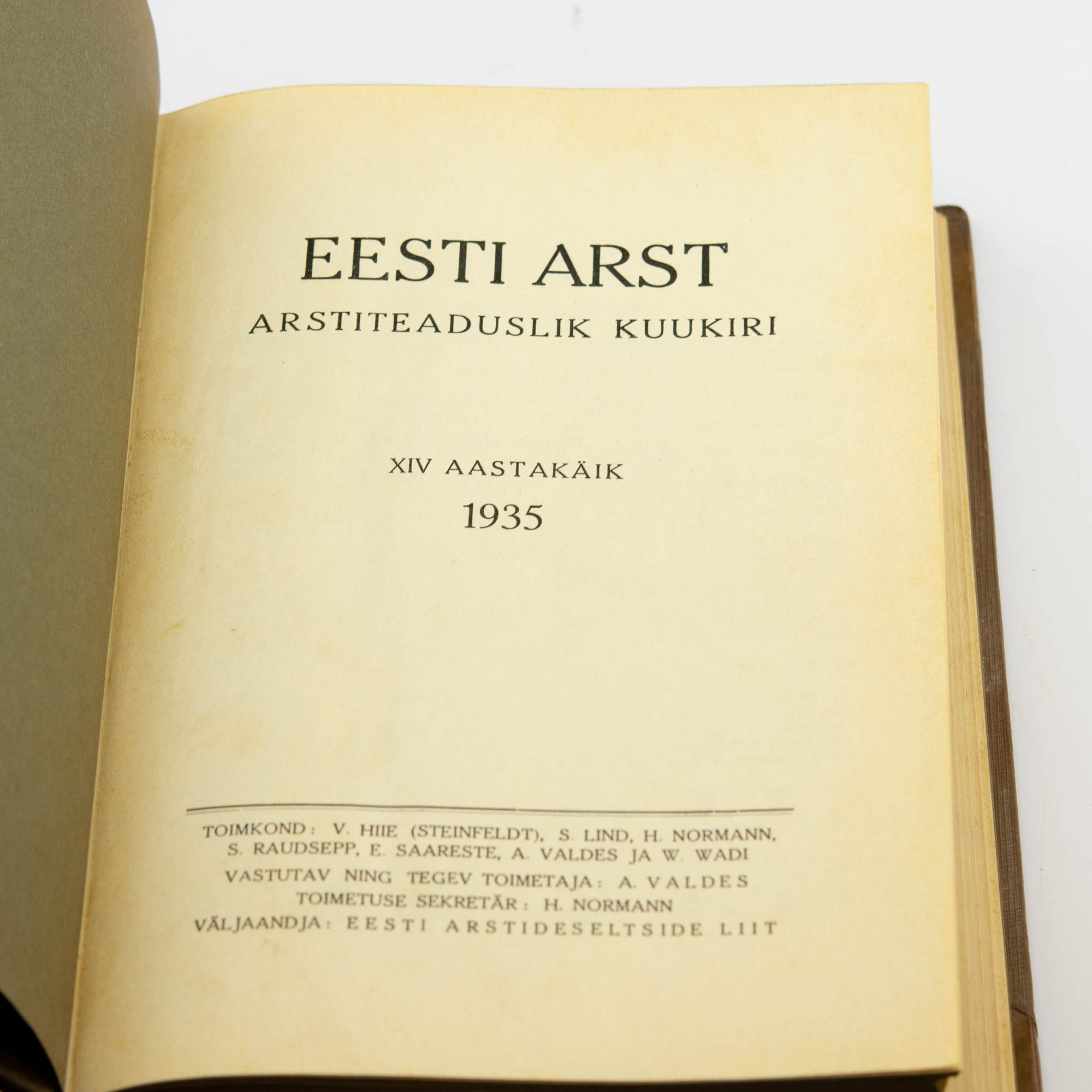 EW aegne arstiteaduslik kuukiri Eesti Arst,aastakäik-1933,1934,1935 Taska köide,1936,1937 EW aegne arstiteaduslik kuukiri Eesti Arst,aastakäik-1933,1934,1935 Taska köide,1936,1937