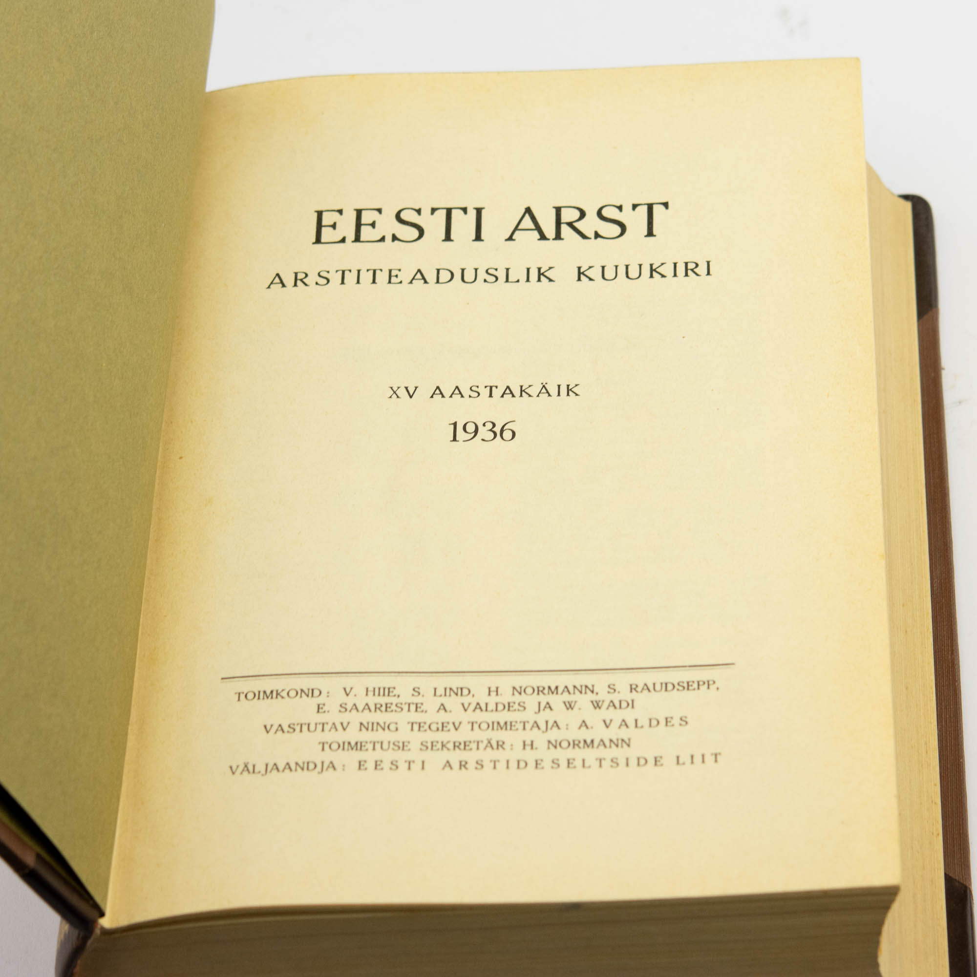 EW aegne arstiteaduslik kuukiri Eesti Arst,aastakäik-1933,1934,1935 Taska köide,1936,1937 EW aegne arstiteaduslik kuukiri Eesti Arst,aastakäik-1933,1934,1935 Taska köide,1936,1937