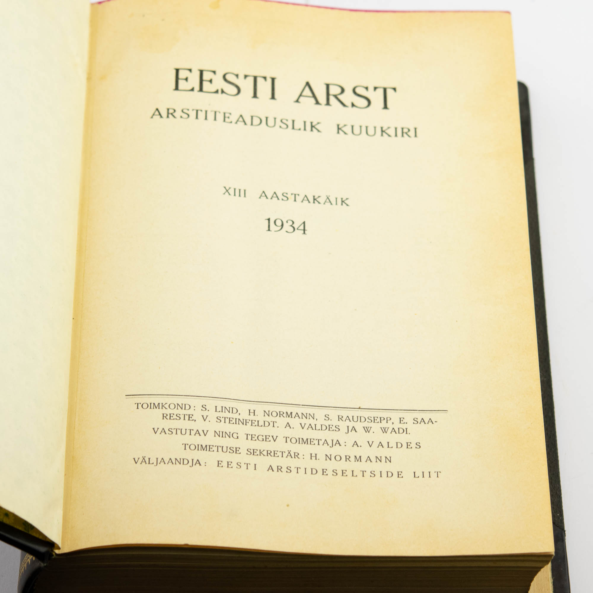 EW aegne arstiteaduslik kuukiri Eesti Arst,aastakäik-1933,1934,1935 Taska köide,1936,1937 EW aegne arstiteaduslik kuukiri Eesti Arst,aastakäik-1933,1934,1935 Taska köide,1936,1937