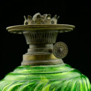 Antiikne väike klaasist õlilamp,roheline