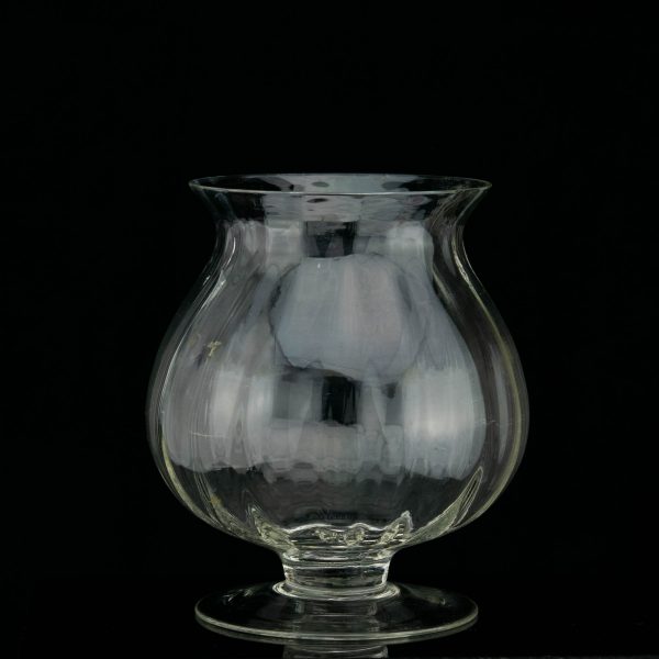 Klaasist rillitud vaas-pokaal Tulp
