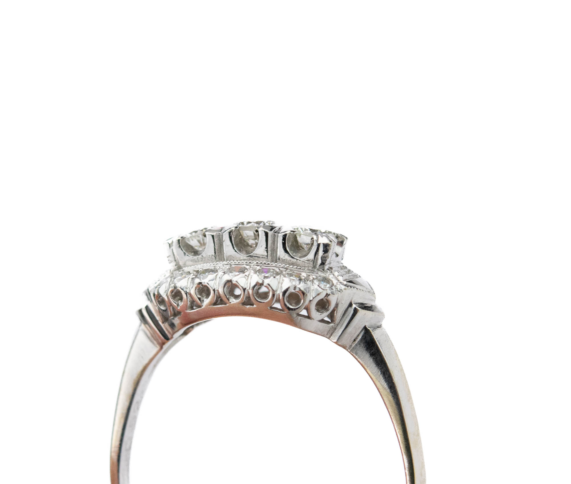 Soome sõrmus 18K kuld, briljandid 14tk-0.14ct ja 3tk-0.75ct tootel sertifikaat Soome sõrmus 18K kuld, briljandid 14tk-0.14ct ja 3tk-0.75ct tootel sertifikaat