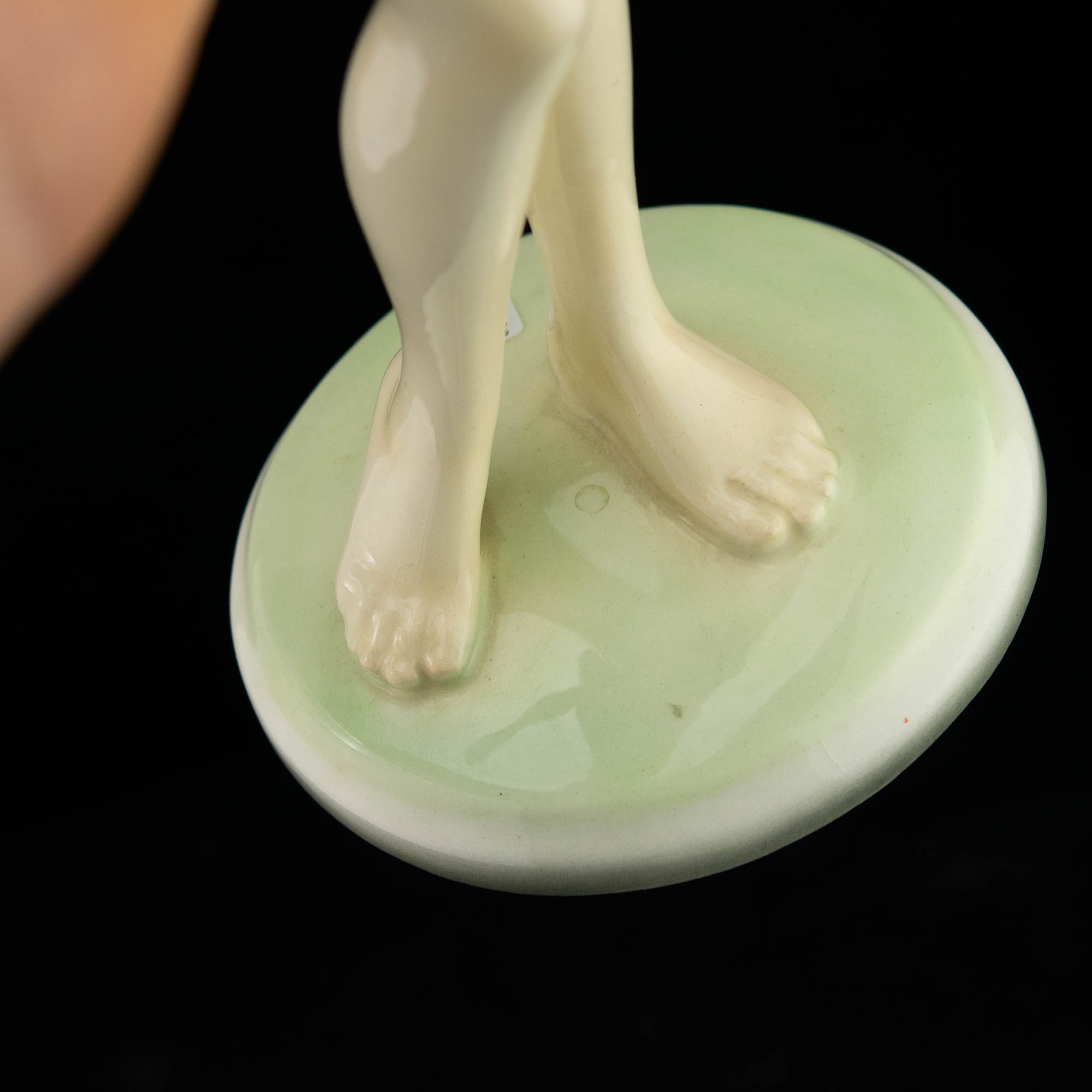 Portselanist kuju - Naine, Goldscheider Austria Portselanist kuju - Naine, Goldscheider Austria