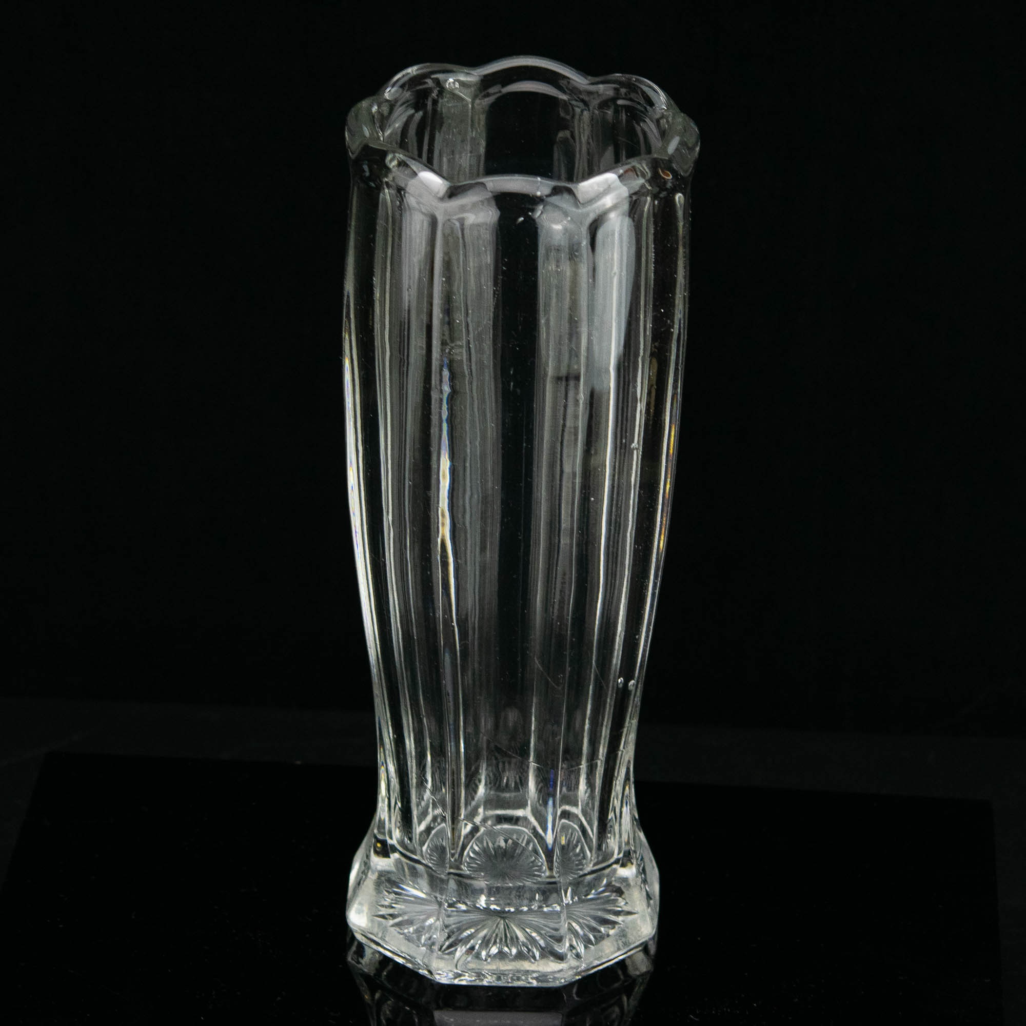 Antiikne klaasist vaas