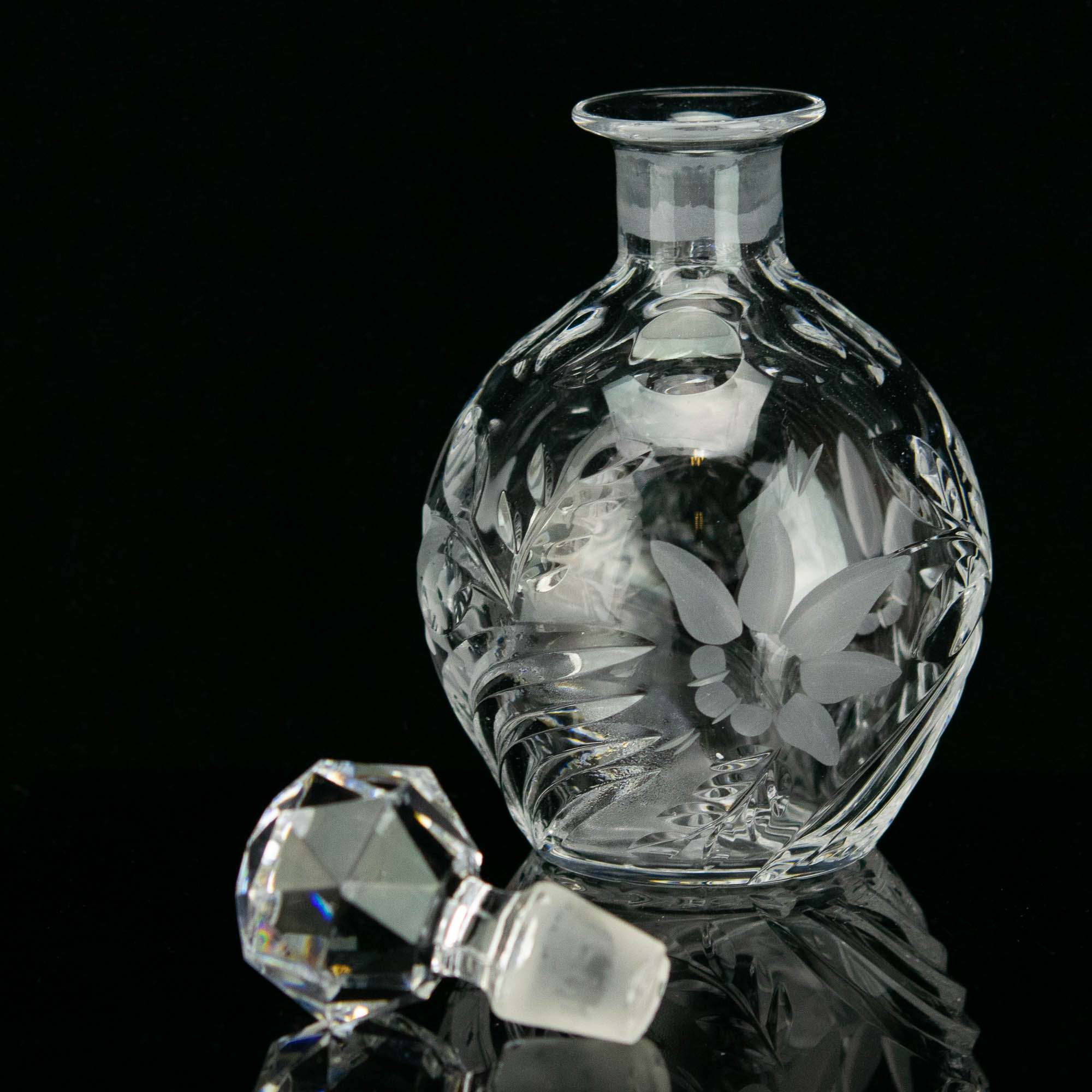 EW aegne kristallist lõhnapudel