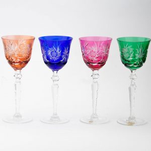 Värvilised kristallist veinipokaalid 4 tk