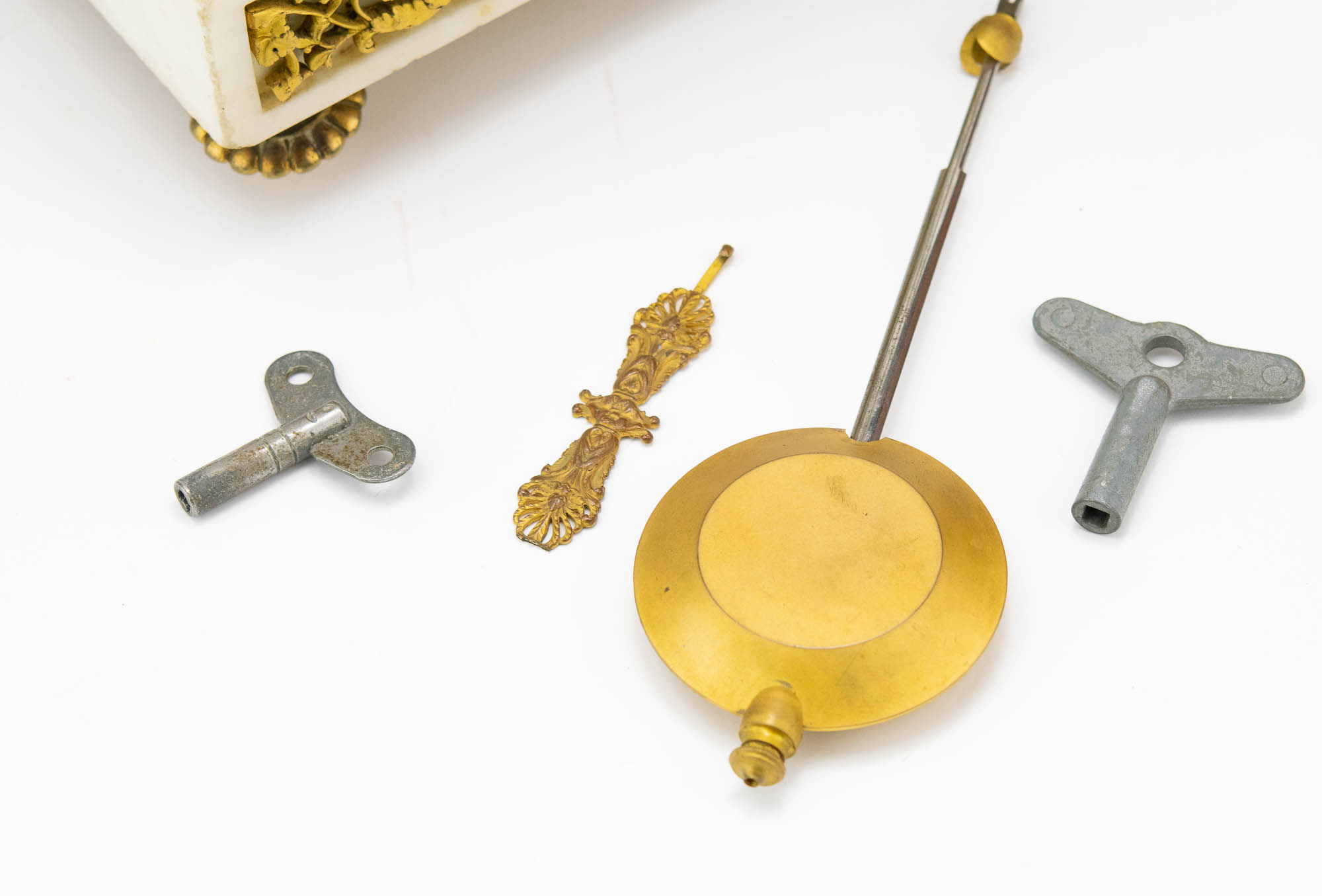 Antiikne kaminakell pronks ja marmor 19 saj. Antiikne kaminakell pronks ja marmor 19 saj.