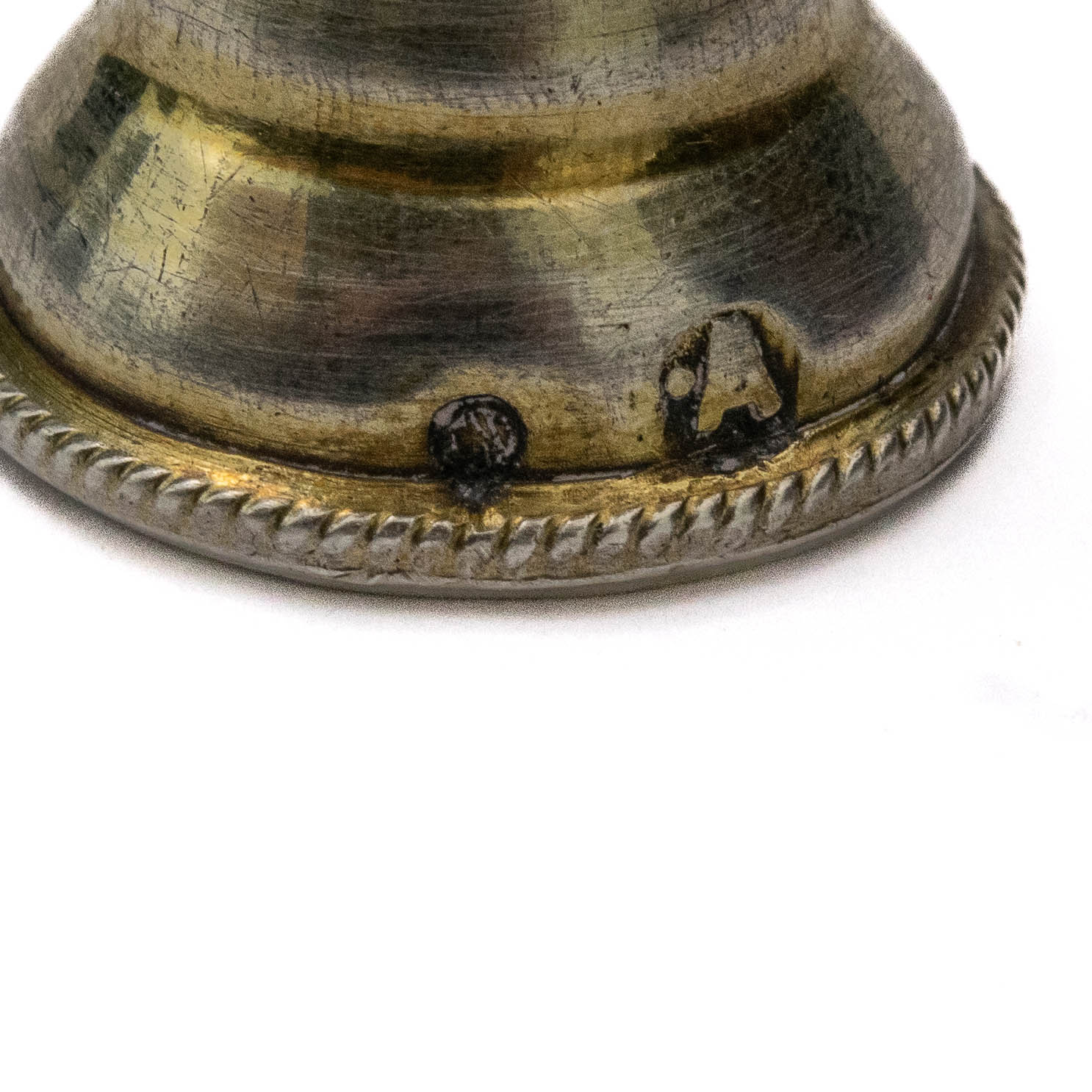 Sakraalne miniatuurne hõbekarikas Sakraalne miniatuurne hõbekarikas
