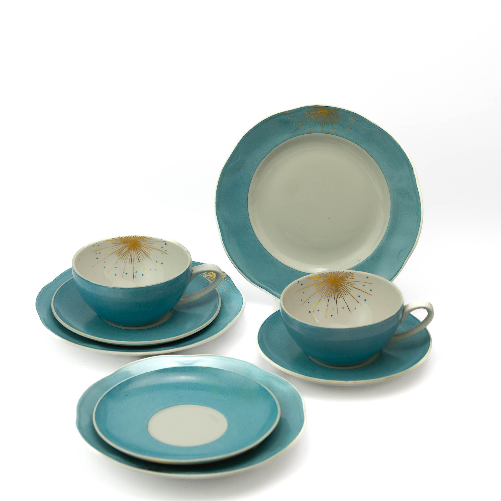 Riia portselanist käsimaalinguga helesinine tass,alustass ja taldrik KFK ? Riia portselanist käsimaalinguga helesinine tass,alustass ja taldrik KFK ?