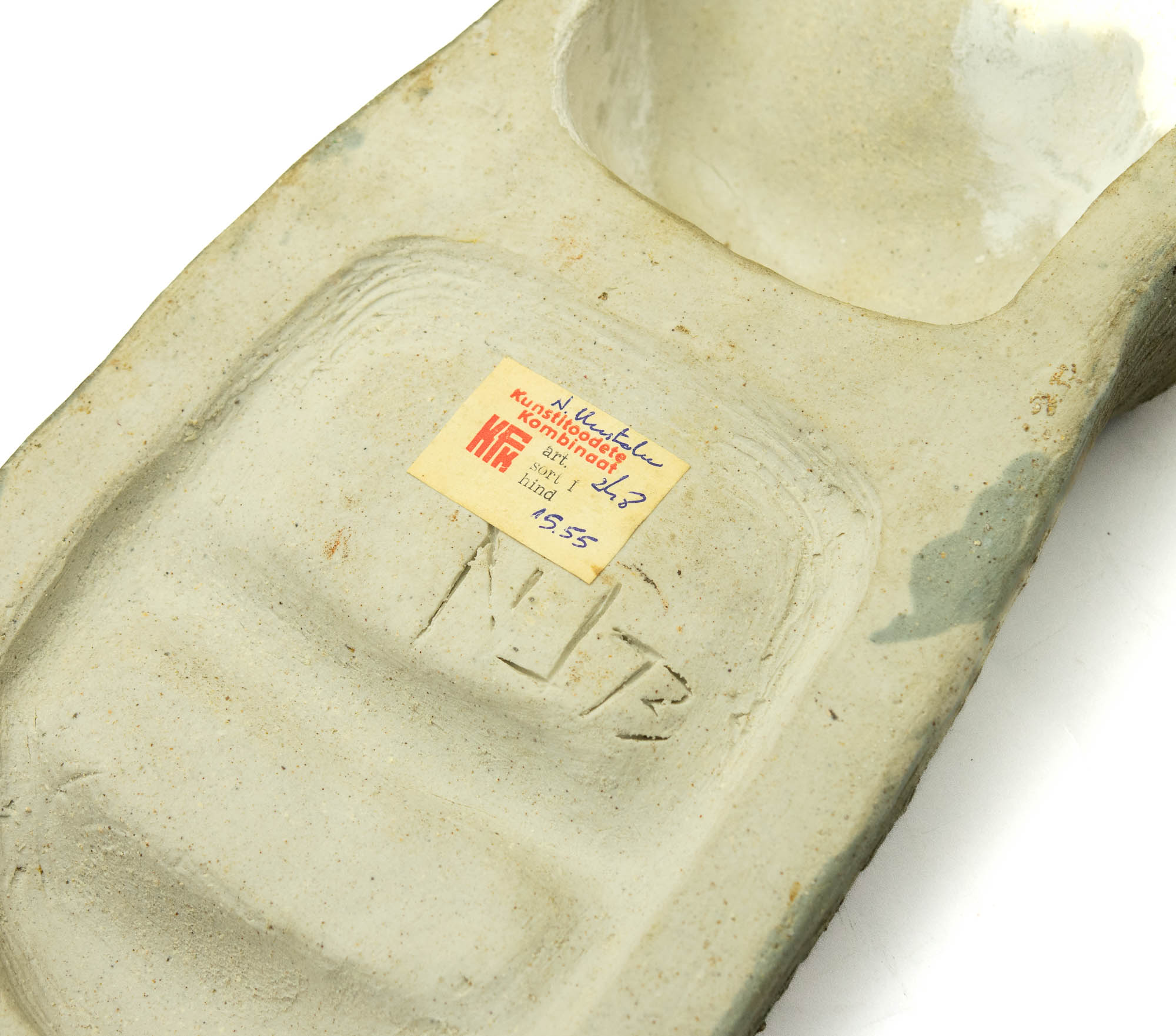 Naima Uustalu keraamiline seinaplaat Neiu, KFK 1973a