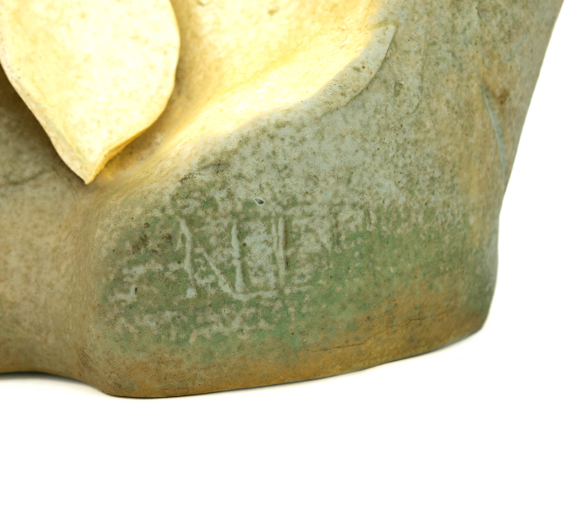 Naima Uustalu keraamiline kuju Neiu, ARS