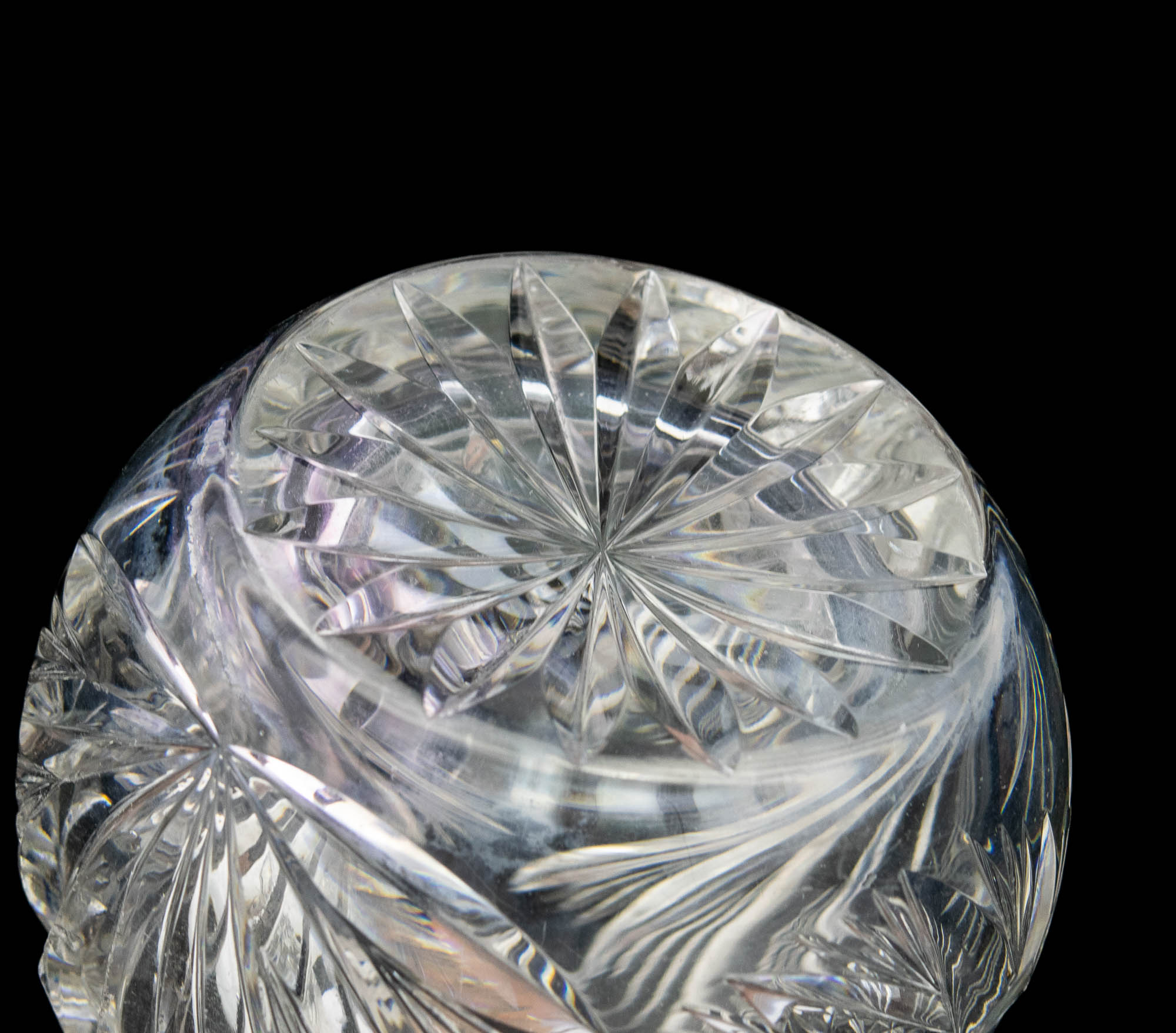 EW aegne kristallist karahvin