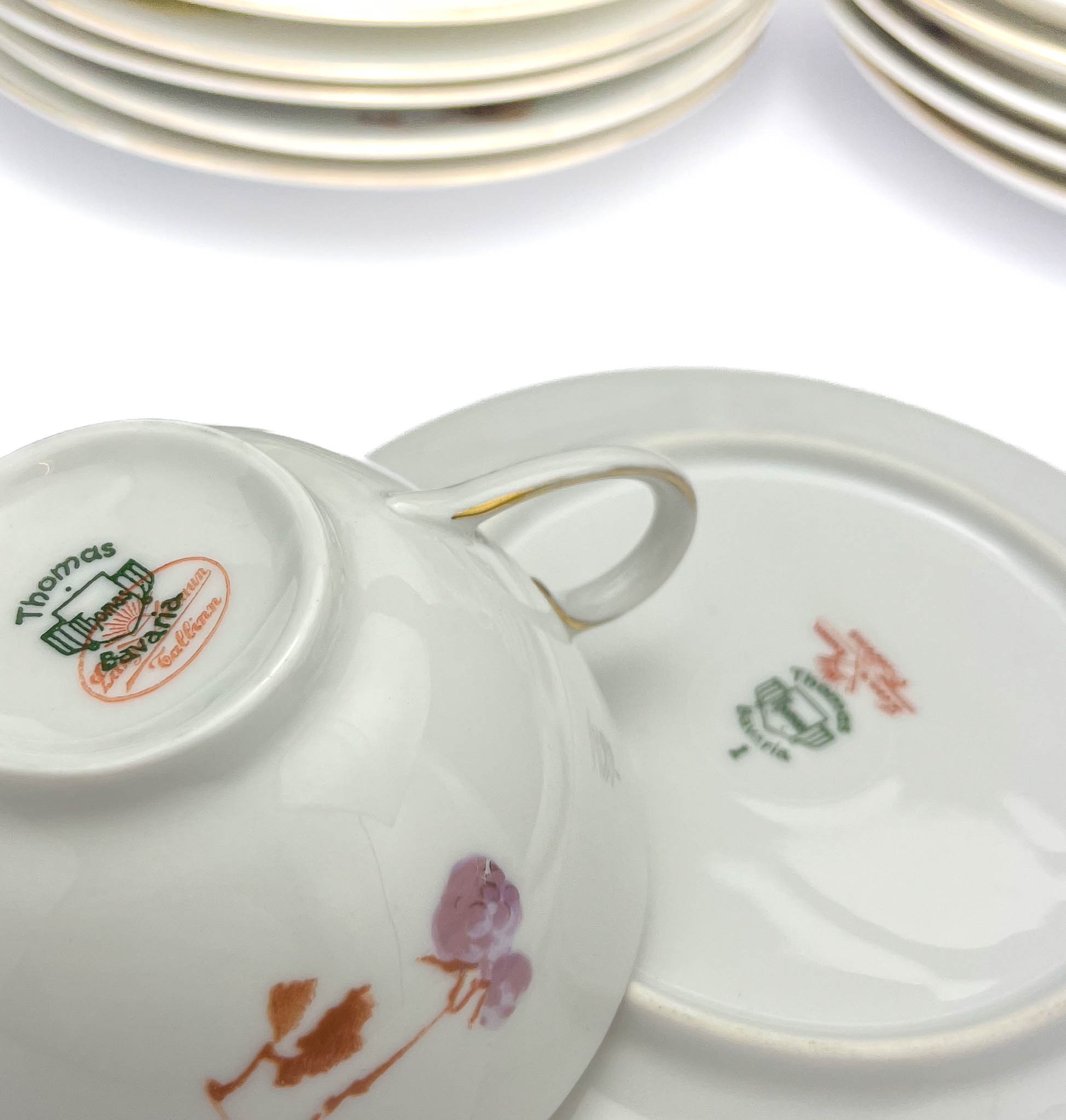 Langebrauni põldmarja dekooriga 6 tassi,6 alustassi ja 6 koogitaldrikut