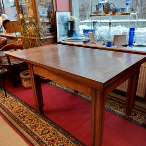 Juugend kandiline pikendatav söögilaud