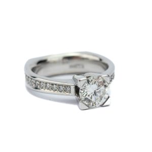 Kuldsõrmus briljantidega, tootel sertifikaat