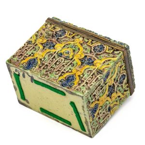 Antiikne idamaa karp,majolika