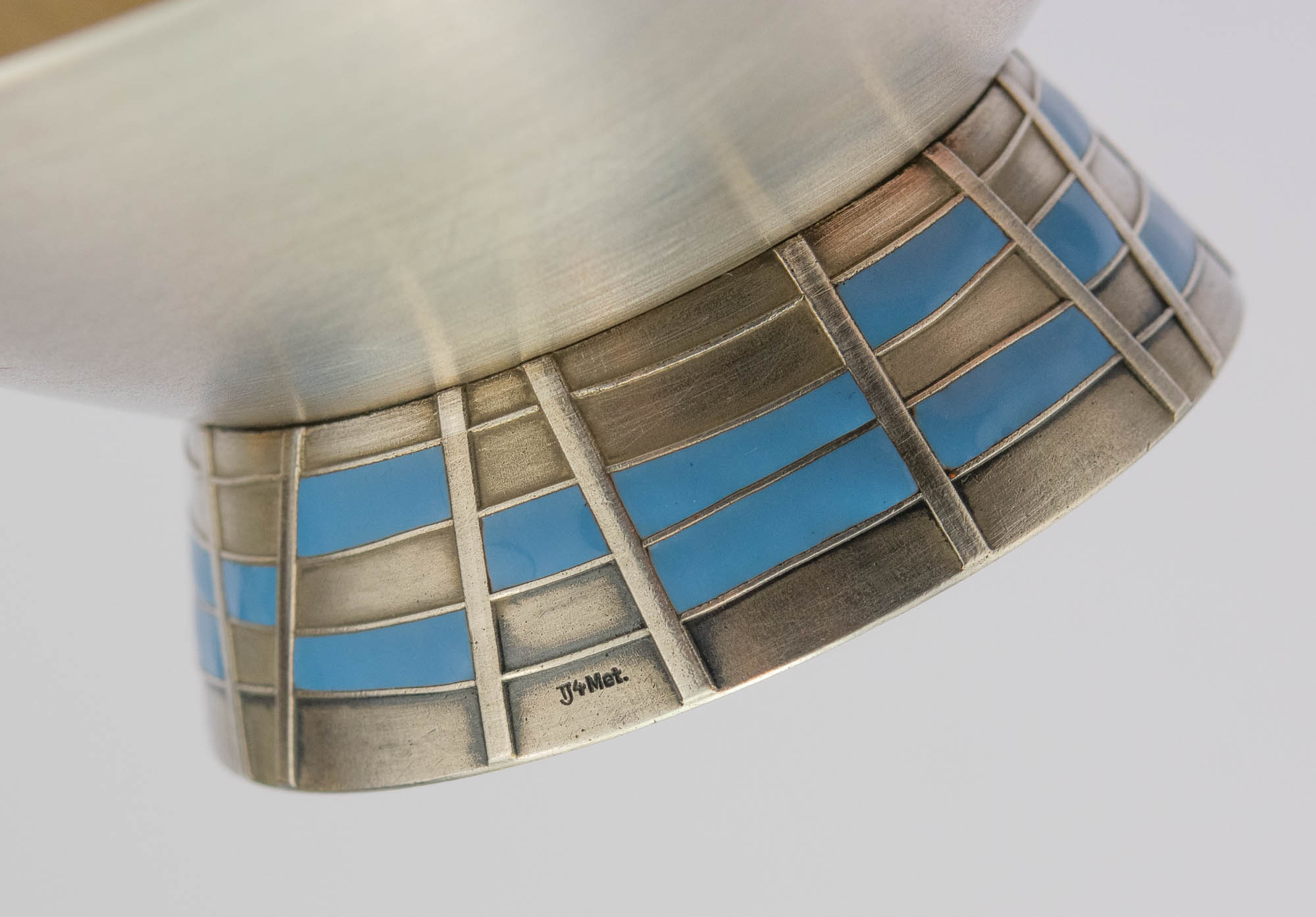 Tallinna juveelitehase emailiga kauss,metall-melhior