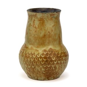 Keraamiline vaas, signeeritud