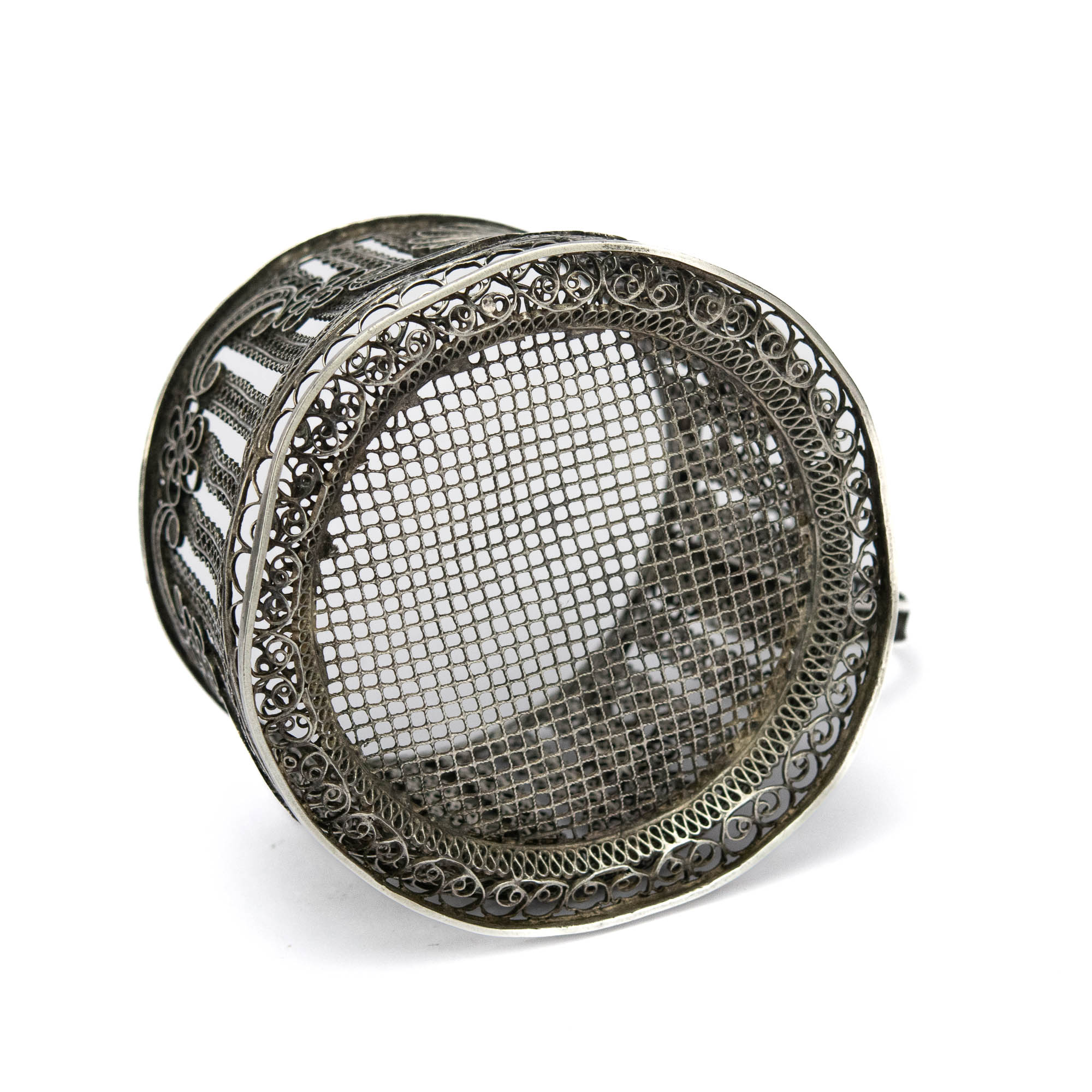 Teeklaasihoidja 84 hõbe filigraan