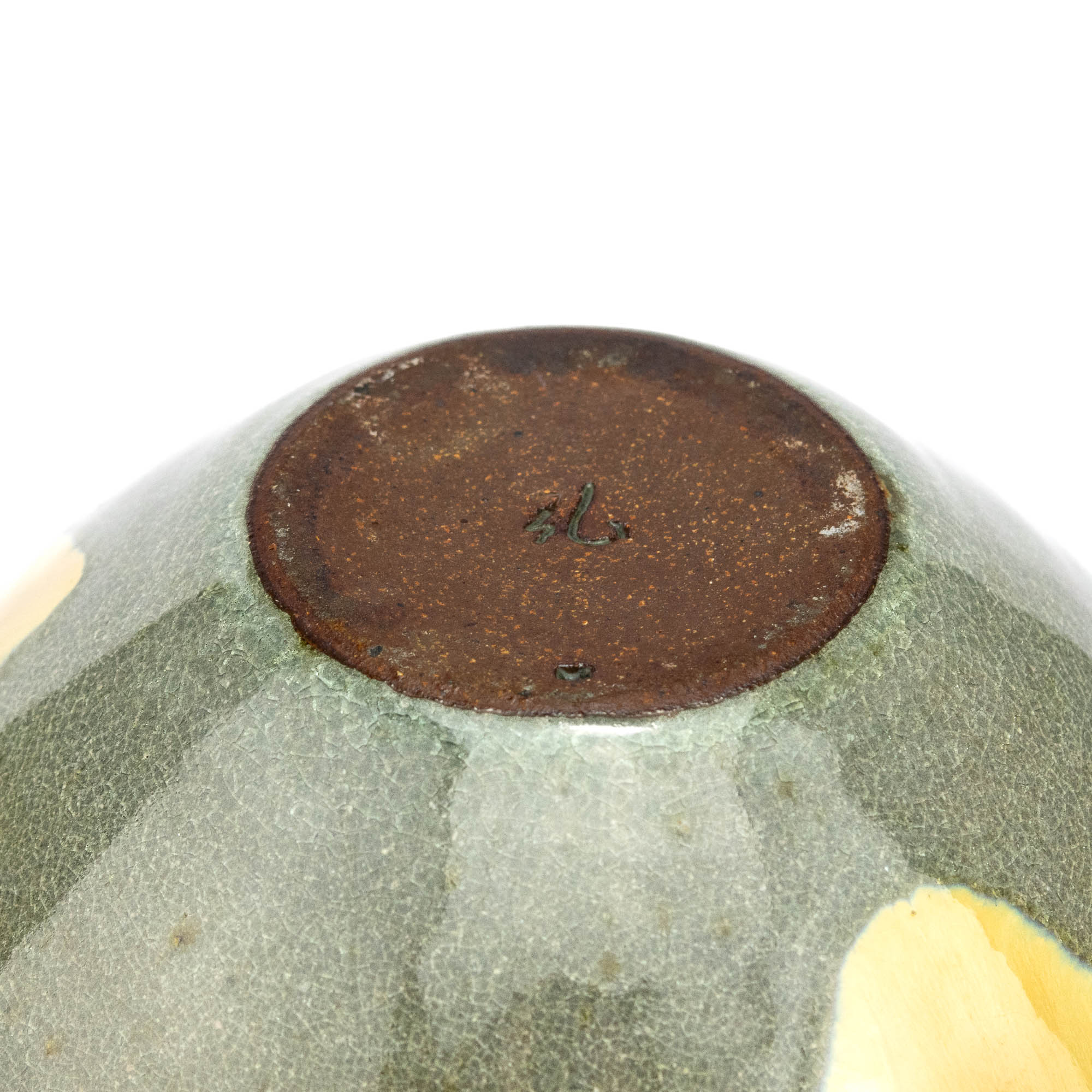 Keraamiline vaas, signeeritud