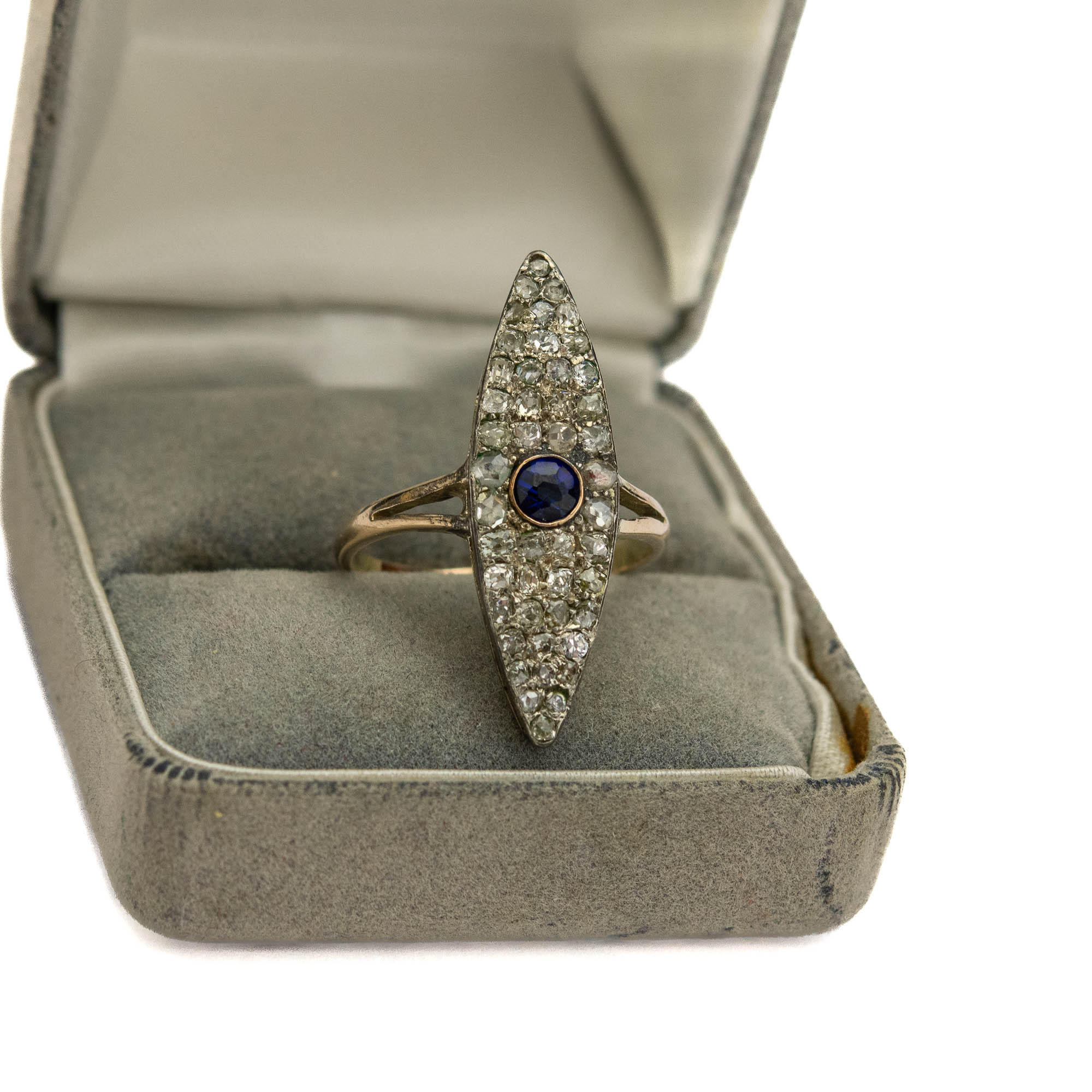 Kuldsõrmus briljantide ja sünteetilise sinisafiiriga, tootel sertifikaat