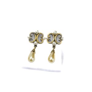 Kõrvarõngad pärliga, metall