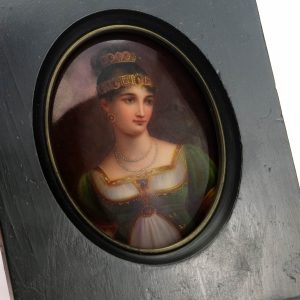Antiikne miniatuur - Pauline Bonaparte portree portselanil