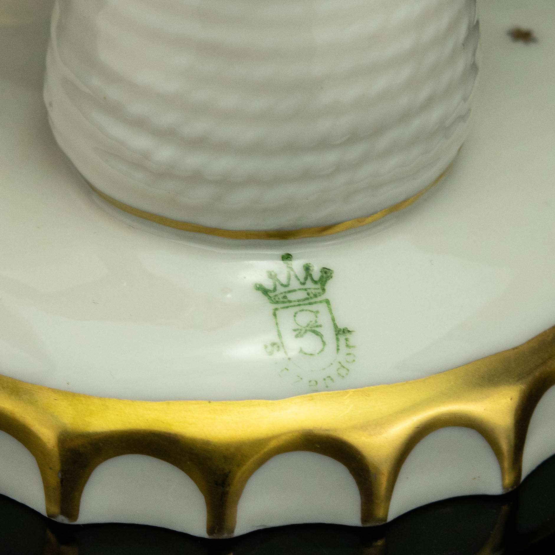 Antiikne portselanist kuju Flöödimängija,Sitzendorf Saksa,defekt