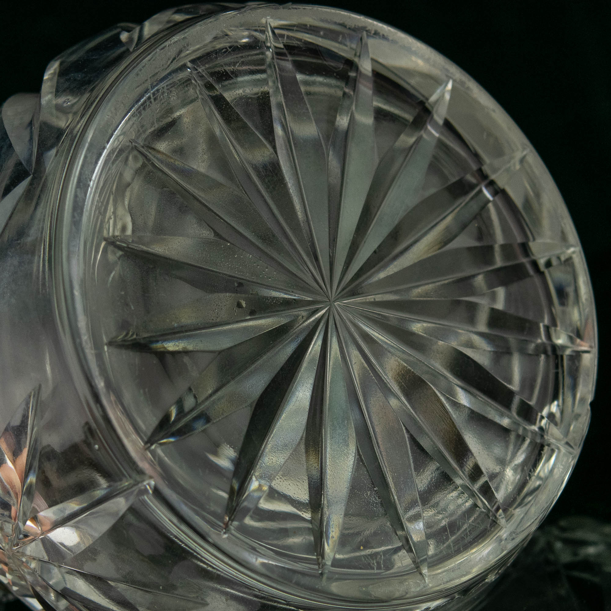 EW aegne kristallist sangaga karahvin puuviljadega,Väiketöökoda ?