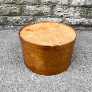 Antiikne Lutheri vabriku vineerist kübarakarp,Eesti