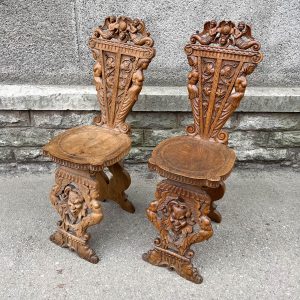 Antiikne inglitega puidust tool,19 sajandi algus