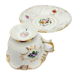 Antiikne Gardneri tass alustassiga, defektne