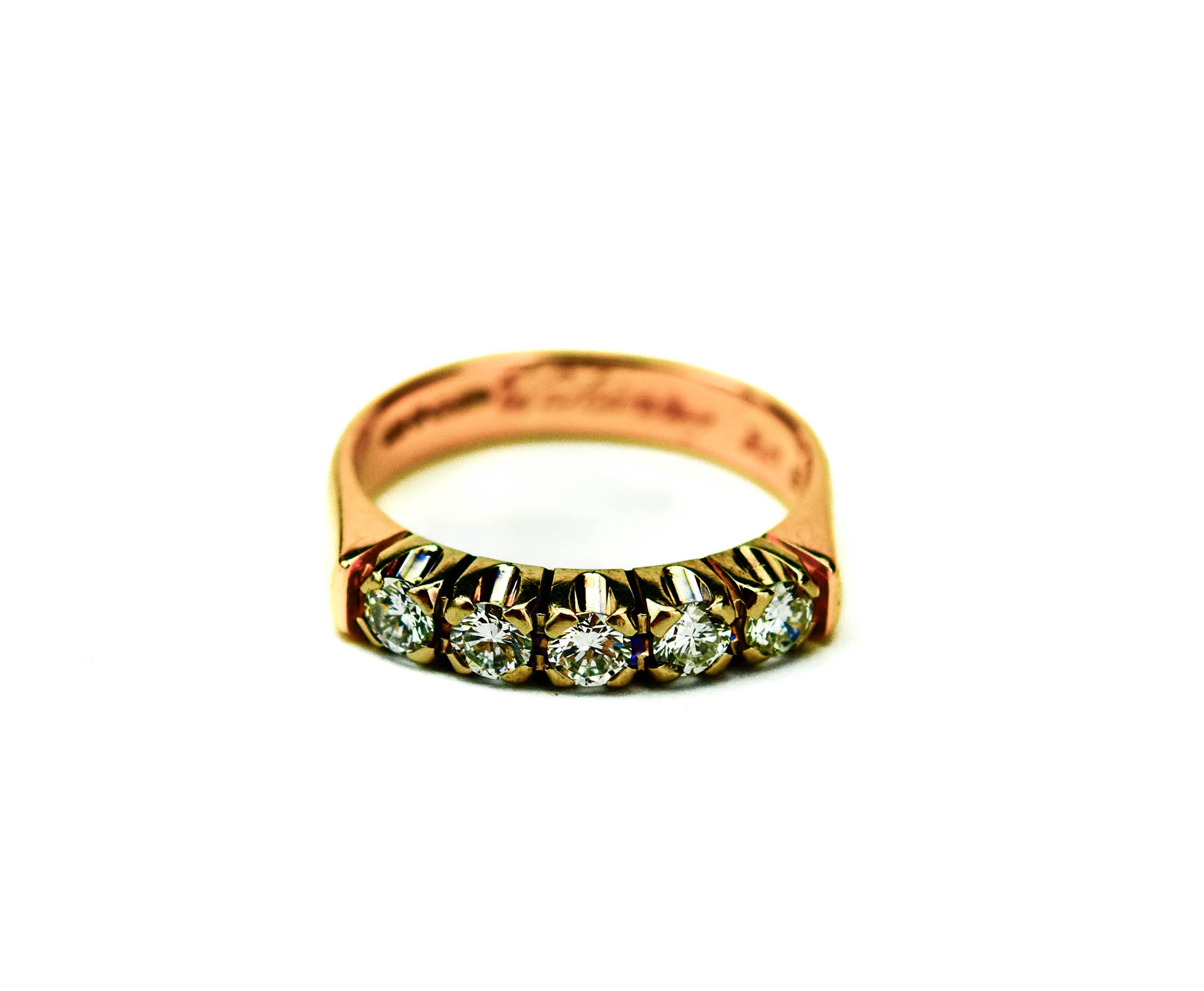 Kuldsõrmus briljantidega, 18K kuld 5 briljandiga = 0,75ct Kuldsõrmus briljantidega, 18K kuld 5 briljandiga = 0,75ct
