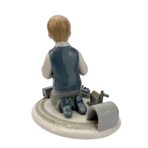 Portselan figuur Poiss rongiga, Leoardo Collection Portselan figuur Poiss rongiga, Leoardo Collection